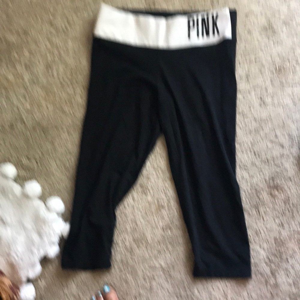 VS Pink capris